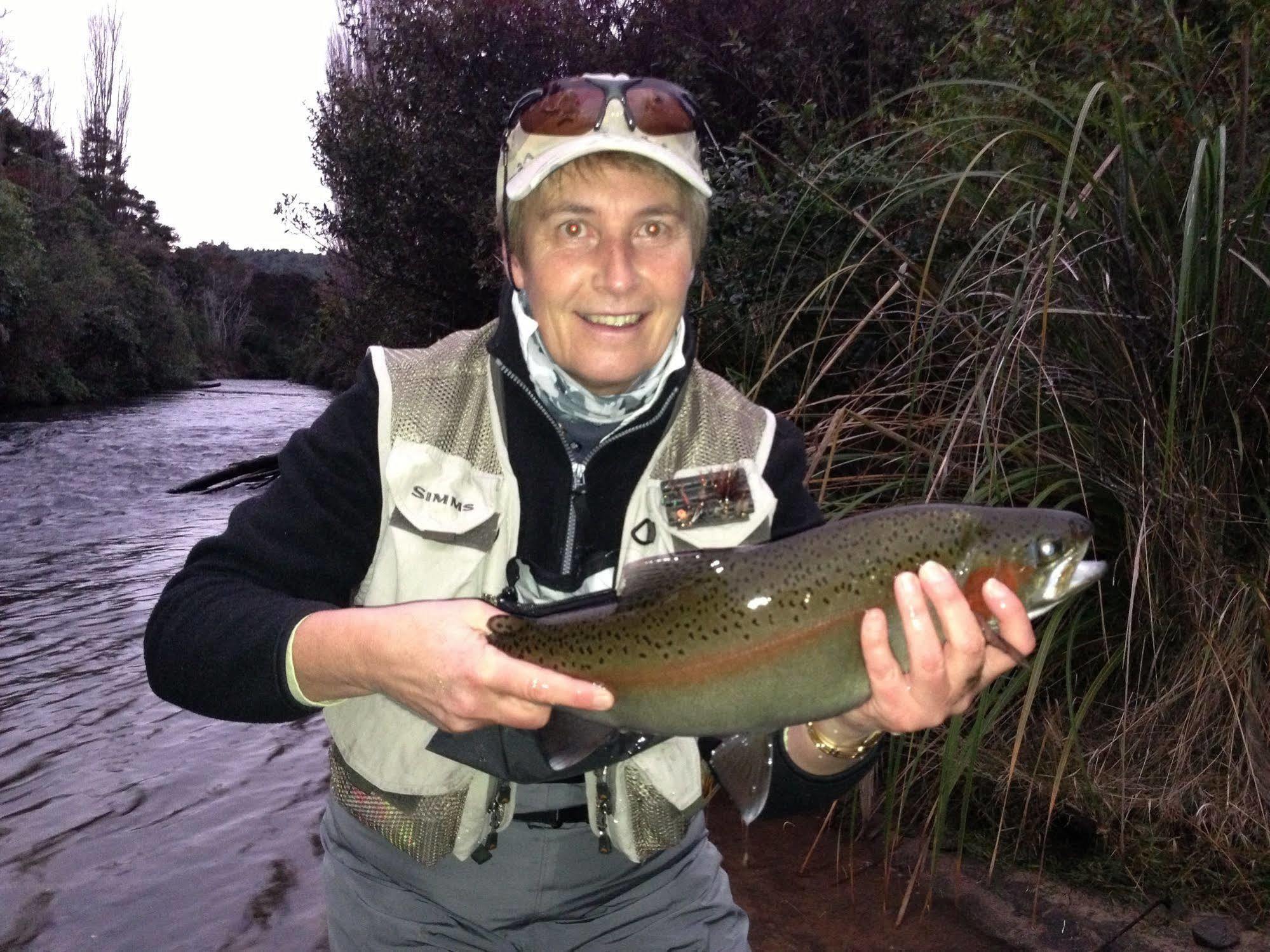 Turangi Trout Lodge מראה חיצוני תמונה
